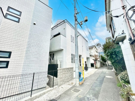 ���n�O�ώʐ^�@�O�ʓ��H�͂�����Ɛ�������Ă��܂�  