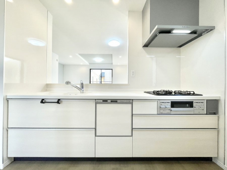 �L�b�`���@���������Ȃ���ł����Ƒ��Ƃ̉�b���y���߂�ΖʃL�b�`��