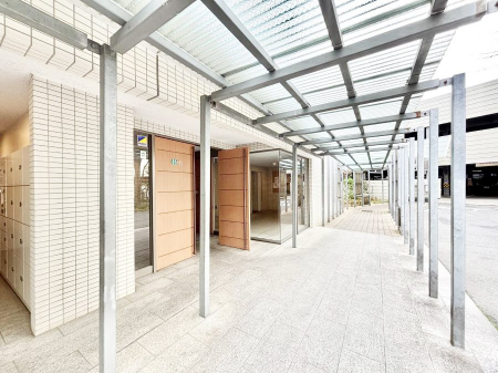 �G���g�����X�@�������������͋C�̃G���g�����X