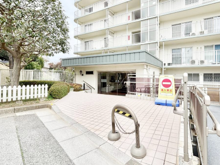 �G���g�����X�@�������������͋C�̃G���g�����X