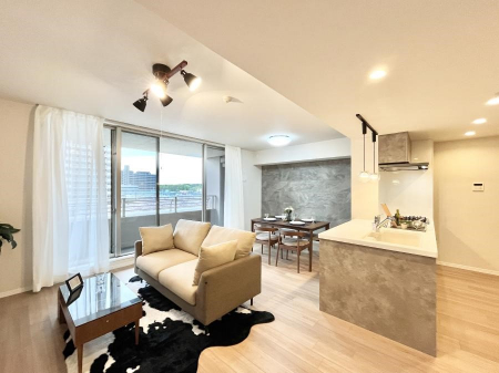 ���r���O�@�傫�ȑ����炽���Ղ�̗z���ƕ����������郊�r���O