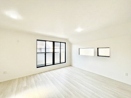 ���r���O�@�傫�ȑ����炽���Ղ�̗z���ƕ����������郊�r���O