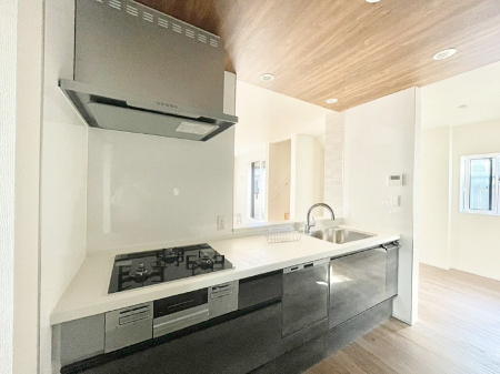 �L�b�`���@�J�E���^�[�z���ɂ��b�������Ȃ��疈���̂������������Ɗy����