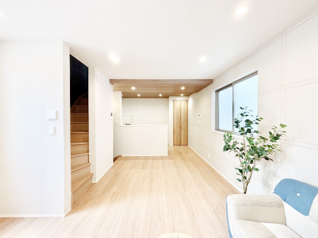 ���̑����ρ@�Ƒ��̏Ί炪���R�Ɛ��܂�Ă���A����ȕ��͋C�̃_�C�j���O�Ɏd�オ���Ă��܂�