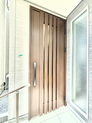 ���ց@�Z�܂��̊�����o����A���փh�A�B 