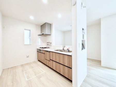 �L�b�`���@���������Ȃ���ł����Ƒ��Ƃ̉�b���y���߂�ΖʃL�b�`��