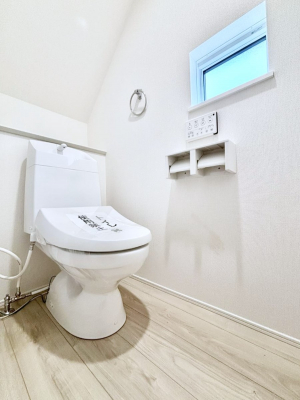 �g�C���@�g�C����1�K��2�K���ꂼ��ɔz�u����Ă��ĂƂĂ��֗��ł��B 