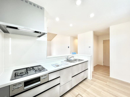 �L�b�`���@���������Ȃ���ł����Ƒ��Ƃ̉�b���y���߂�ΖʃL�b�`��