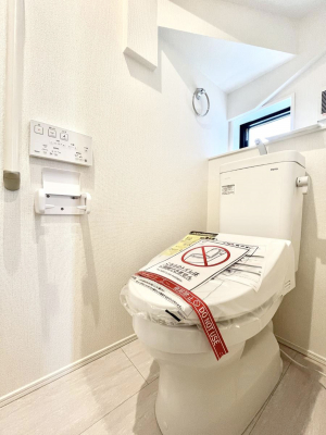 �g�C���@�g�C����1�K��2�K���ꂼ��ɔz�u����Ă��ĂƂĂ��֗��ł��B 