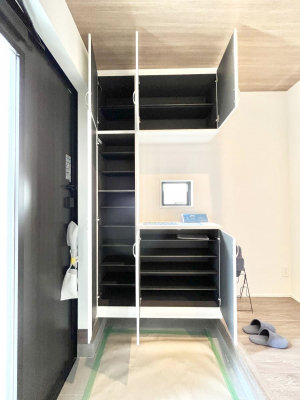 ���̑����ρ@�����Ղ���[�ł���V���[�Y�{�b�N�X�ŉƑ��S���̌C���A���ւ�������B  