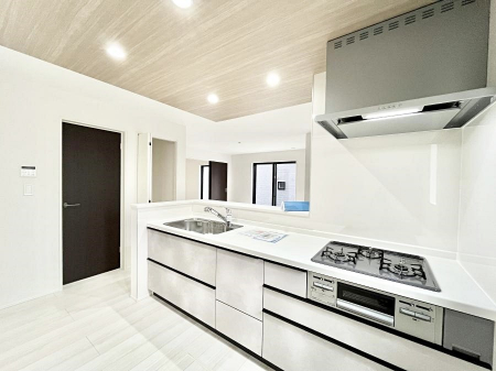 �L�b�`���@�J�E���^�[�z���Ɋy����������ׂ�B�����̂������������Ɣ��������Ȃ肻���ł���