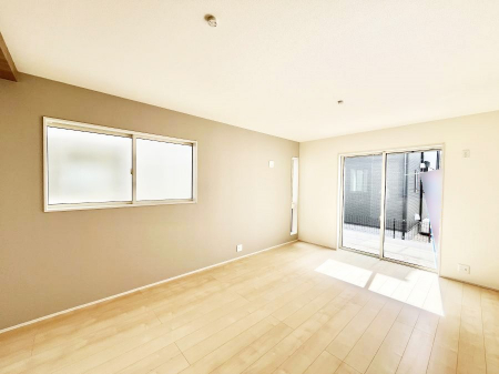 ���r���O�@�傫�ȑ����炽���Ղ�̗z���ƕ����������郊�r���O