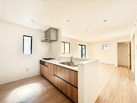 �L�b�`���@���������Ȃ���ł����Ƒ��Ƃ̉�b���y���߂�ΖʃL�b�`��