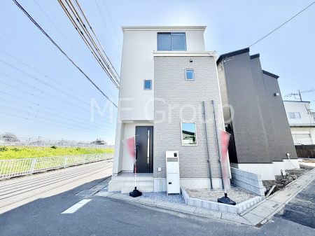 ���n�O�ώʐ^�@�������ꂽ�O�ρA�㎿�ȏZ��Ԃ��L���鎺���͉i�����S���ĉ߂�����Z���ł��B �@