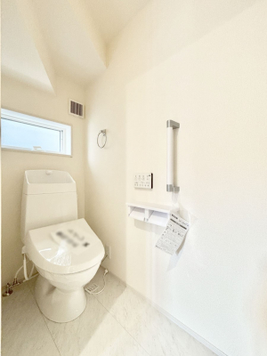 �g�C���@�g�C����1�K��2�K���ꂼ��ɔz�u����Ă��ĂƂĂ��֗��ł��B 