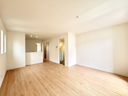 ���r���O�@�Ƒ��c���̎��Ԃ����������Ȃ��났�̃��r���O�_�C�j���O�B   