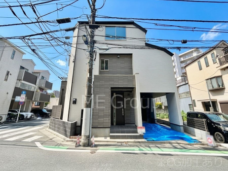 ���n�O�ώʐ^�@�������ꂽ�O�ρA�㎿�ȏZ��Ԃ��L���鎺���͉i�����S���ĉ߂�����Z���ł��B 