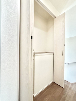 ���̑����ρ@�L�����[�B�|�������G�߂̏��������[���邱�Ƃ��ł��܂��B