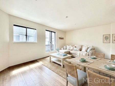 ���r���O�@�傫�ȑ����炽���Ղ�̗z���ƕ����������郊�r���O�@���Ƌ��CG�ł�  