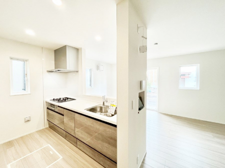 �L�b�`���@���������Ȃ��炲�Ƒ��Ƃ̉�b���y���߂�ΖʃJ�E���^�[�L�b�`��