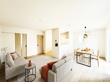 ���r���O�@�������������͋C�̂k�c�j�͉Ƒ��݂�Ȃ̉��K��ԁ��Ƌ��CG�ł�