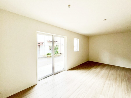 ���r���O�@�傫�ȑ����炽���Ղ�̗z���ƕ����������郊�r���O