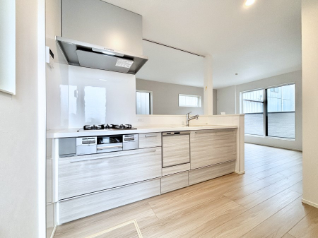 �L�b�`���@���������Ȃ���ł����Ƒ��Ƃ̉�b���y���߂�ΖʃL�b�`��