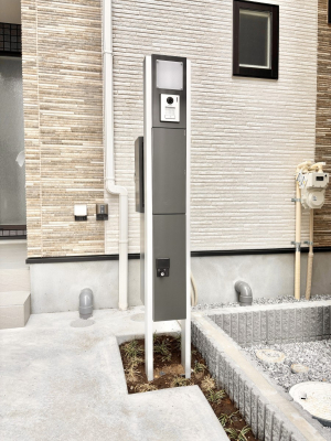 ���̑��@�\�D�E�C���^�[�z���E�|�X�g�E��z�a�n�w���ЂƂɏW��B�G���g�����X�ɂȂ��ރV���v���f�U�C���B