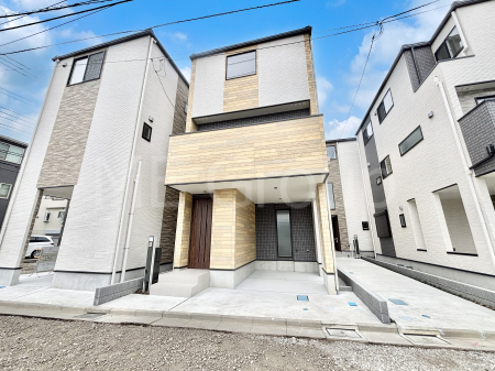 ���n�O�ώʐ^�@�������ꂽ�O�ρA�㎿�ȏZ��Ԃ��L���鎺���͉i�����S���ĉ߂�����Z���ł��B 