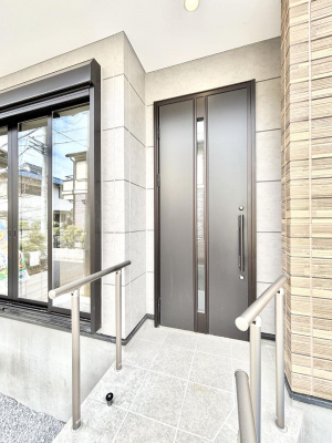 ���ց@��؂ȉƑ��A���q���o�}���錺�ցB