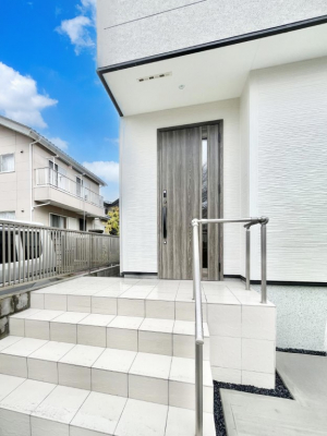 ���ց@��؂ȉƑ��A���q���o�}���錺�ցB