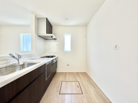 �L�b�`���@�u�₩�ȕ����ʂ蔲����L�b�`���B��������̂Ŗ��邭���C�ɂ��𗧂��܂��B