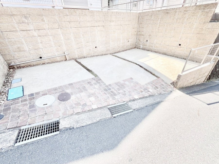 �@�����Ɍ������Ȃ����ԃX�y�[�X�B