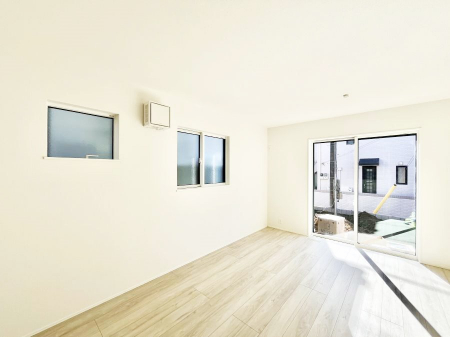 ���r���O�@�傫�ȑ����炽���Ղ�̗z���ƕ����������郊�r���O