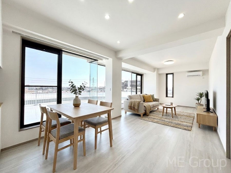 ���r���O�@�傫�ȑ����炽���Ղ�̗z���ƕ����������郊�r���O�@���Ƌ��CG�ł�