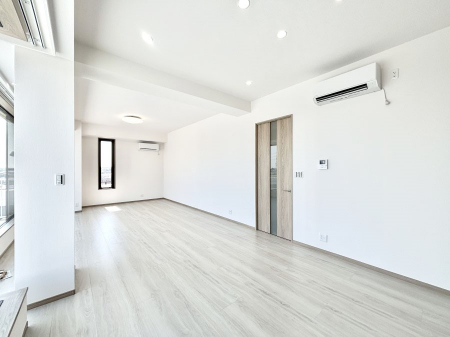 ���r���O�@�Ƒ��c���̎��Ԃ����������Ȃ��났�̃��r���O�_�C�j���O�B   