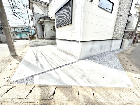 �@�����Ɍ������Ȃ����ԃX�y�[�X�B