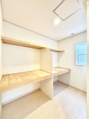 ���̑����ρ@�����Ղ�̔[�˃X�y�[�X�ŉ��K�ɕ�点����   