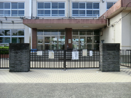 ���ӊ��@���w�Z 28m �����]���w�Z