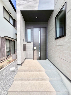 ���ց@��؂ȉƑ��A���q���o�}���錺�ցB