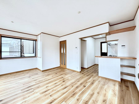 ���r���O�@���邢�z���������A�����̕��͋C�ɖ�������郊�r���O�E�_�C�j���O�B 