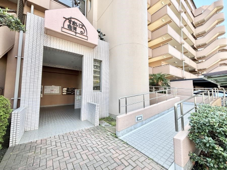 �G���g�����X�@�������������͋C�̃G���g�����X