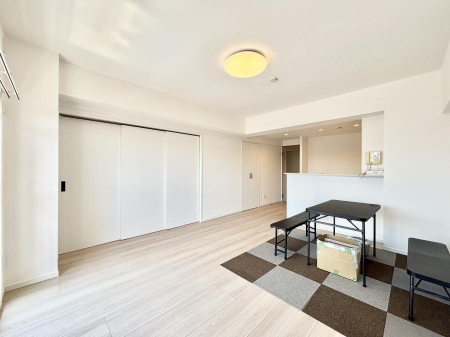 ���r���O�@�������������͋C�̂k�c�j�͉Ƒ��݂�Ȃ̉��K���