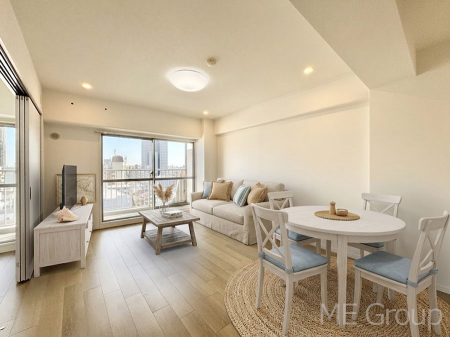 ���r���O�@�傫�ȑ����炽���Ղ�̗z���ƕ����������郊�r���O�@���Ƌ��CG�ł�  