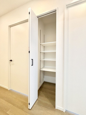 ���̑����ρ@�L�����[�B�|�������G�߂̏��������[���邱�Ƃ��ł��܂��B