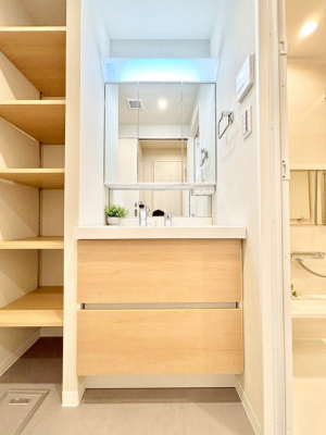 ���ʑ�E���ʏ��@��Ƃ�̐��ʃX�y�[�X�Œ��̐g�x�x�����N���N