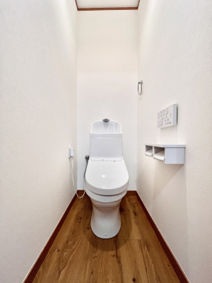 �g�C���@�g�C����1�K��2�K���ꂼ��ɔz�u����Ă��ĂƂĂ��֗��ł��B 