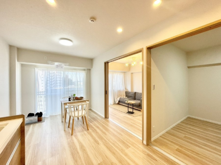 ���r���O�@�傫�ȑ����炽���Ղ�̗z���ƕ����������郊�r���O