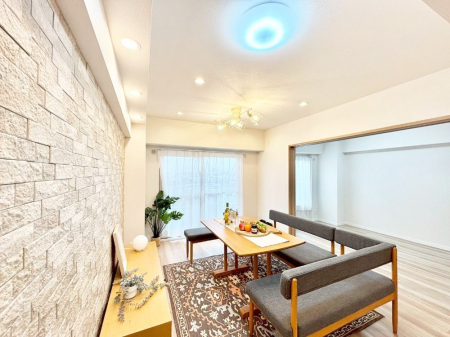 ���r���O�@�傫�ȑ����炽���Ղ�̗z���ƕ����������郊�r���O