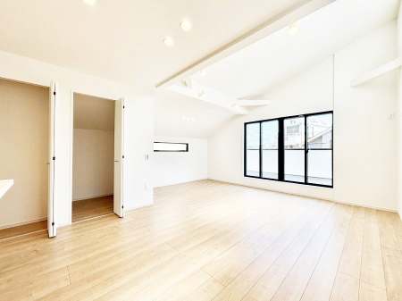 ���̑����ρ@�Ƒ������R�ƏW�܂�e���̃X�y�[�X�ɂȂ肻��